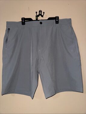 Hurley Men's Light Gray Athletic Shorts with Zipper Pocket